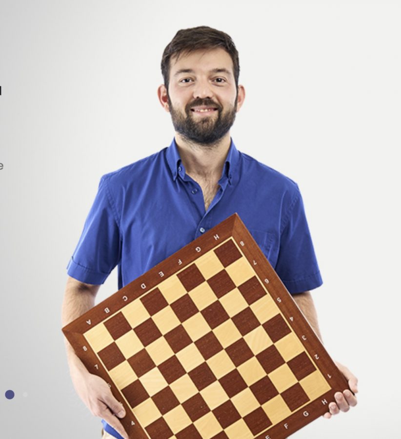 Ivan Salgado, en una imagen promocional de su academia, Chess Excelsior