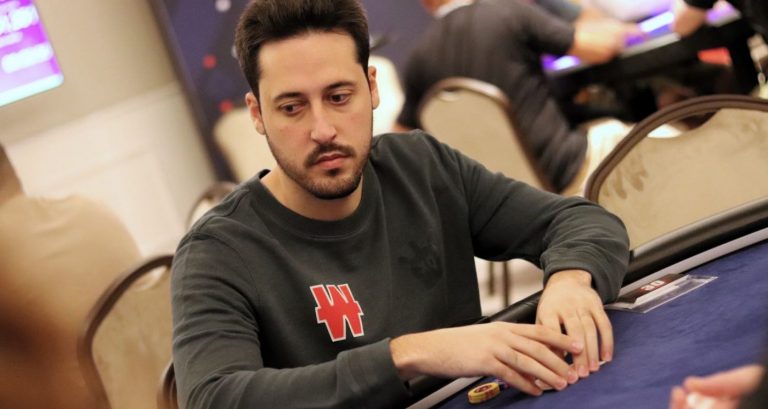 Adrián Mateos, ganador del High Roller de 25.000 dólares en el EPT de Chipre