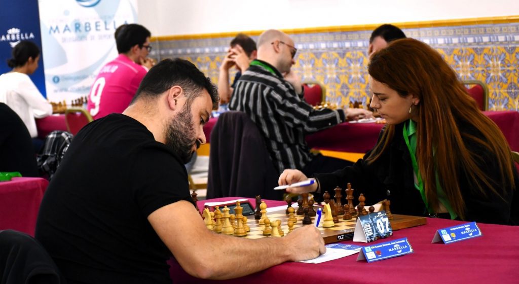 Pepe Cuenca y Marta García, en la partida más espectacular de la séptima ronda del Campeonato de España