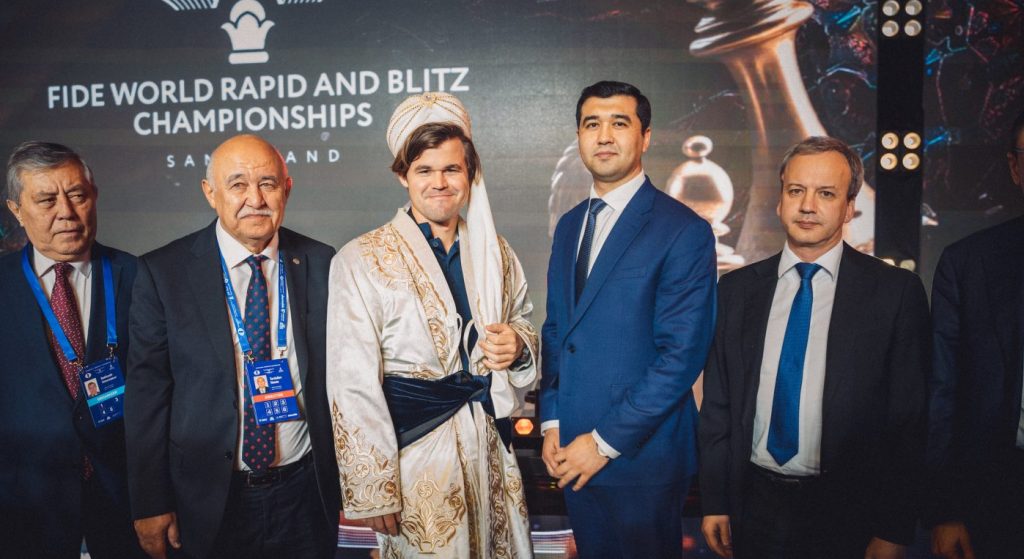 Magnus Carlsen, en la presentación del Mundial de Rápidas en Samarcanda. Foto: Anastasia Korolkova / FIDE