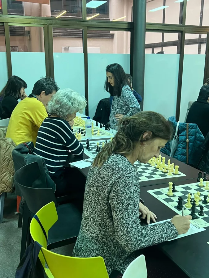 La iniciativa 'Dones y Escacs' (Mujeres y Ajedrez) del club Tres Peons de Barcelona fue un éxito