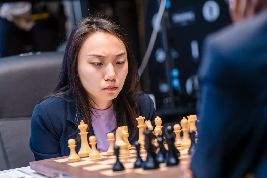 Lei Tingjie, única vencedora del día en el Candidatos femenino. Foto: Maria Emelianova / FIDE
