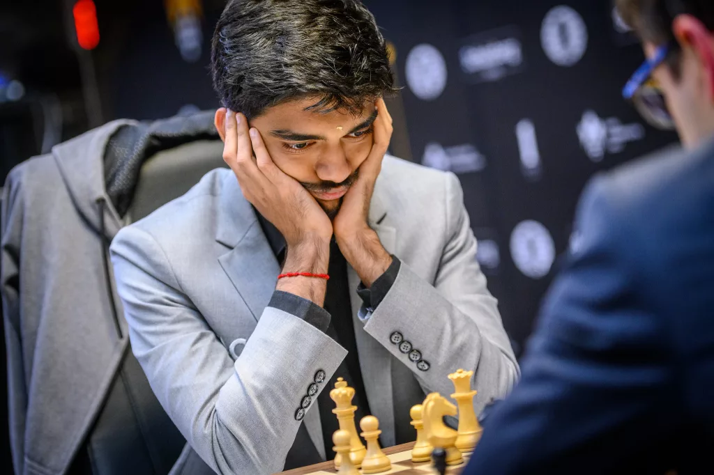 Gukesh, nuevo colíder del torneo de Candidatos. Fotos: Michal Walusza / FIDE