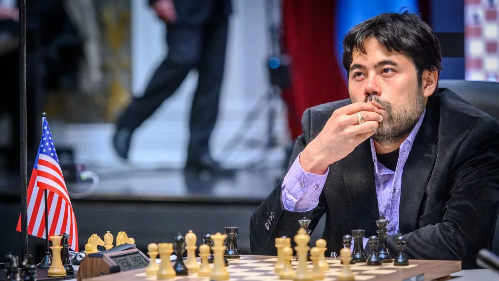Hikaru Nakamura, en la primera partida del Candidatos, contra Fabiano Caruana. Foto: FIDE / Michal Walusza