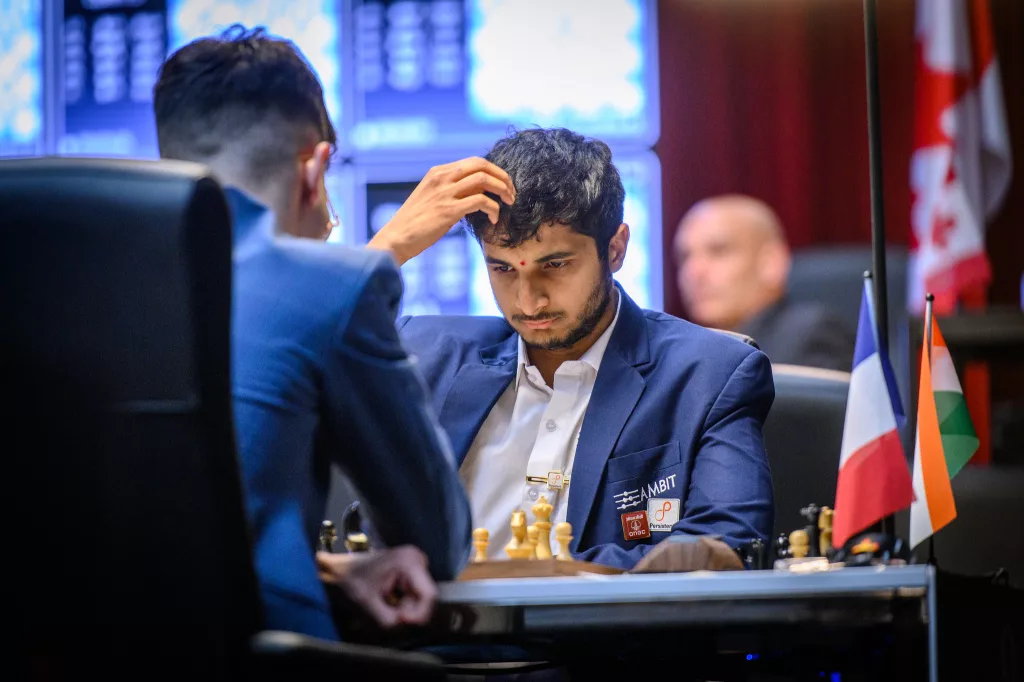 Vidit Gujrathi se mete en la lucha por el Candidatos tras su victoria sobre Alireza Firouzja. Foto: Michal Walusza (FIDE)