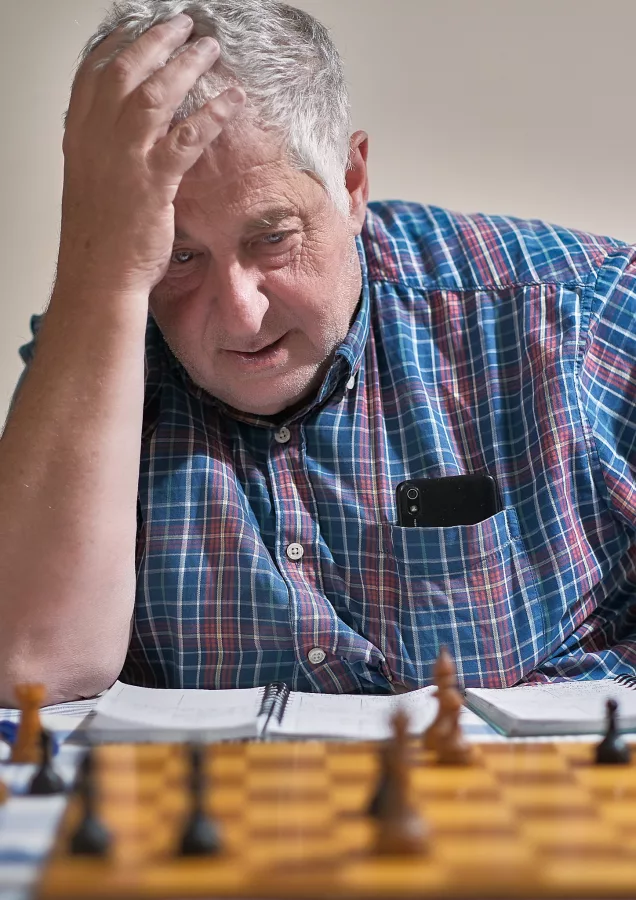 René Mayer y el ajedrez. Foto: FMB / Damas y Reyes