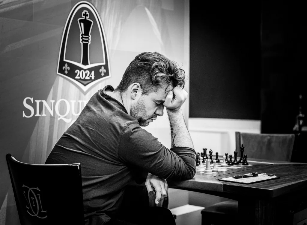 Nepo lamenta su error contra Caruana en la Sinquefield Cup. Foto: Lennart Ootes / Grand Chess Tour