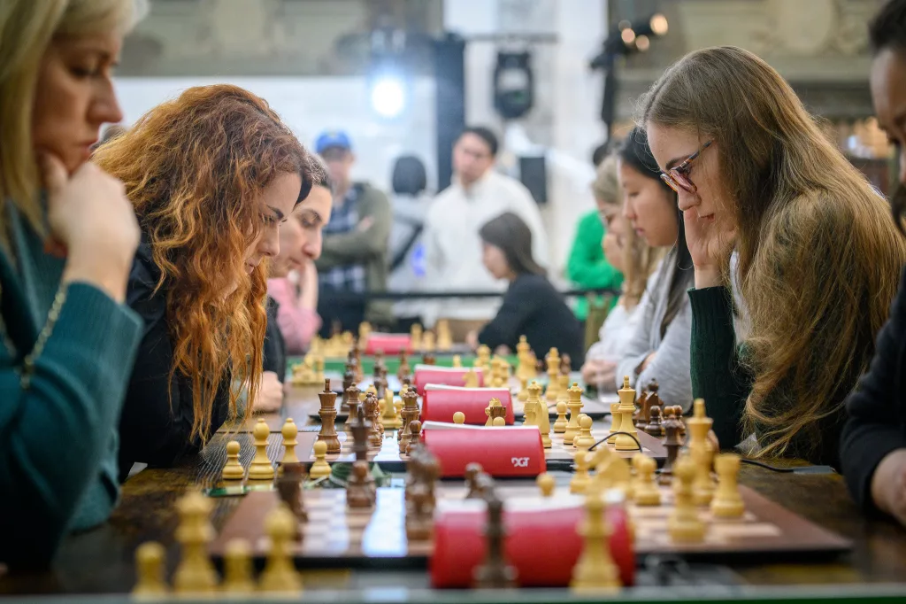 Marta García, en su partida contra Alicja Sliwicka. Foto: Michal Walusza / FIDE