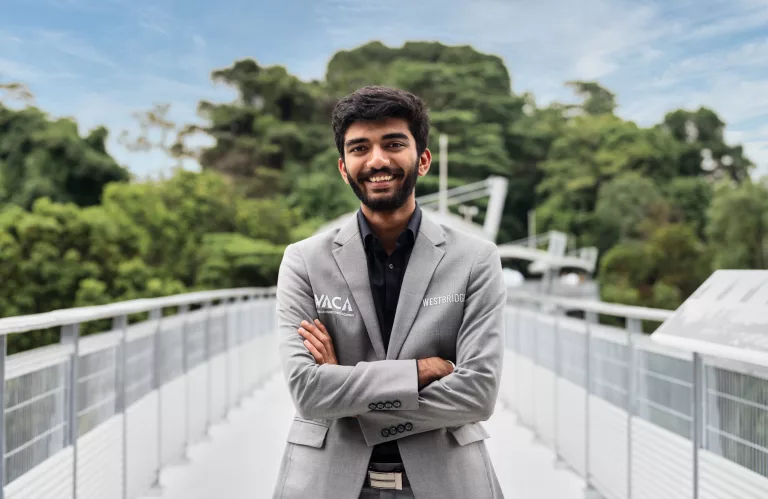 Gukesh, fotografiado por Maria Emelianova después de proclamarse campeón del mundo