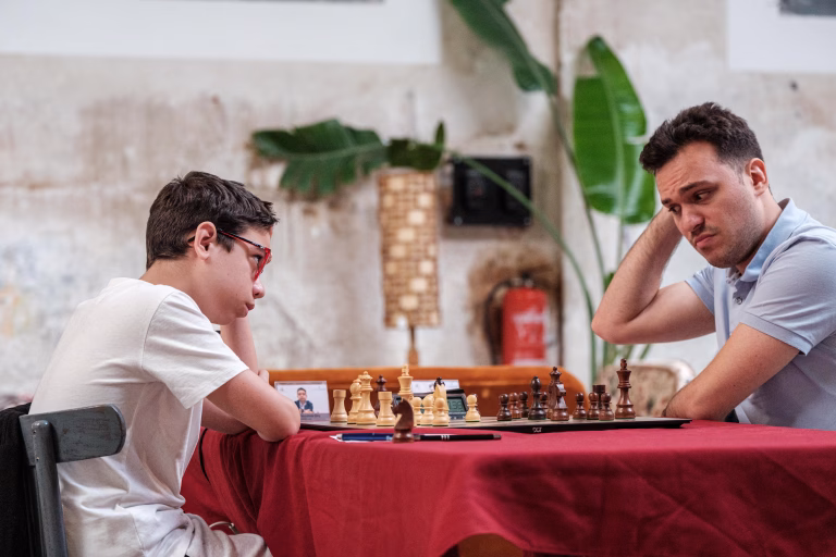 Faustino Oro, contra Alan Pichot, en el segundo duelo argentino consecutivo. Foto: FMB / Damas y Reyes