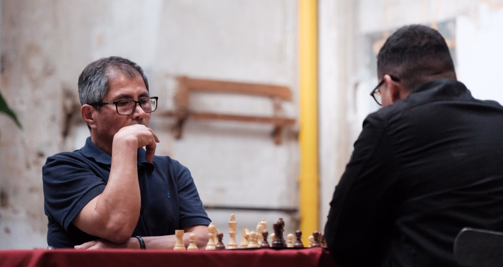 Faustino Oro, prodigio y leyenda, gana su primer gran torneo en Madrid granda almeida fmb Julio Granda todavía aspira a quedar segundo en Madrid. Ayer ganó a Omar Almeida. Foto: FMB / Damas y Reyes