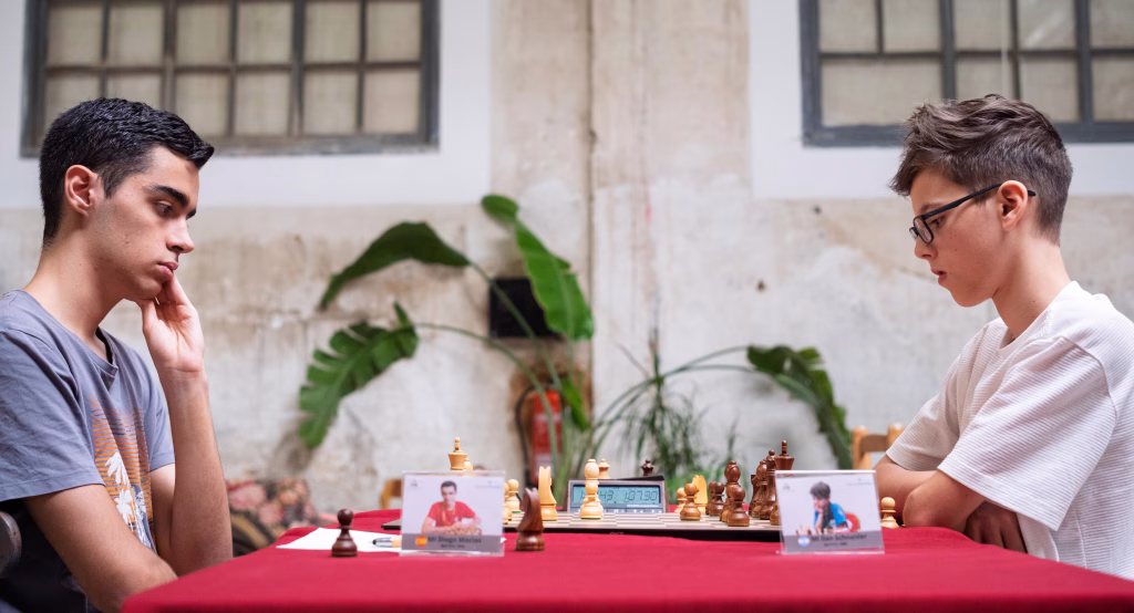 Pedro Macías e Ilán Schnaider, en el Leyendas & Prodigios. El único joven que ganó fue Faustino Oro. Foto: FMB/ Damas y Reyes