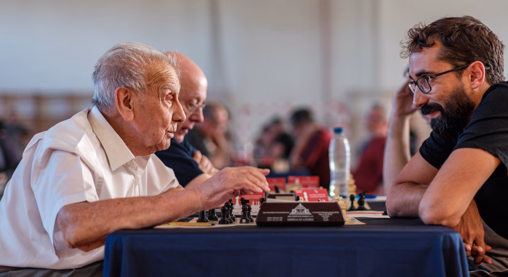 Manuel Álvarez, en su partida contra Daniel Ortega. Foto: FMB / Damas y Reyes