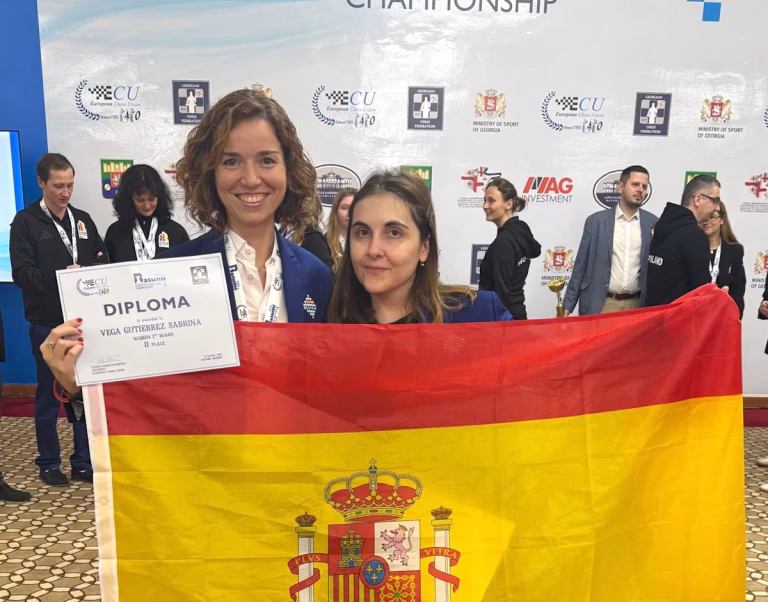 Sabrina Vega y Ana Matnadze, medallistas individuales en el Europeo por equipos. Foto: FEDA
