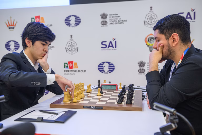 Sindarov acabó con el sueño de José Martínez. Foto: Michal Walusza / FIDE