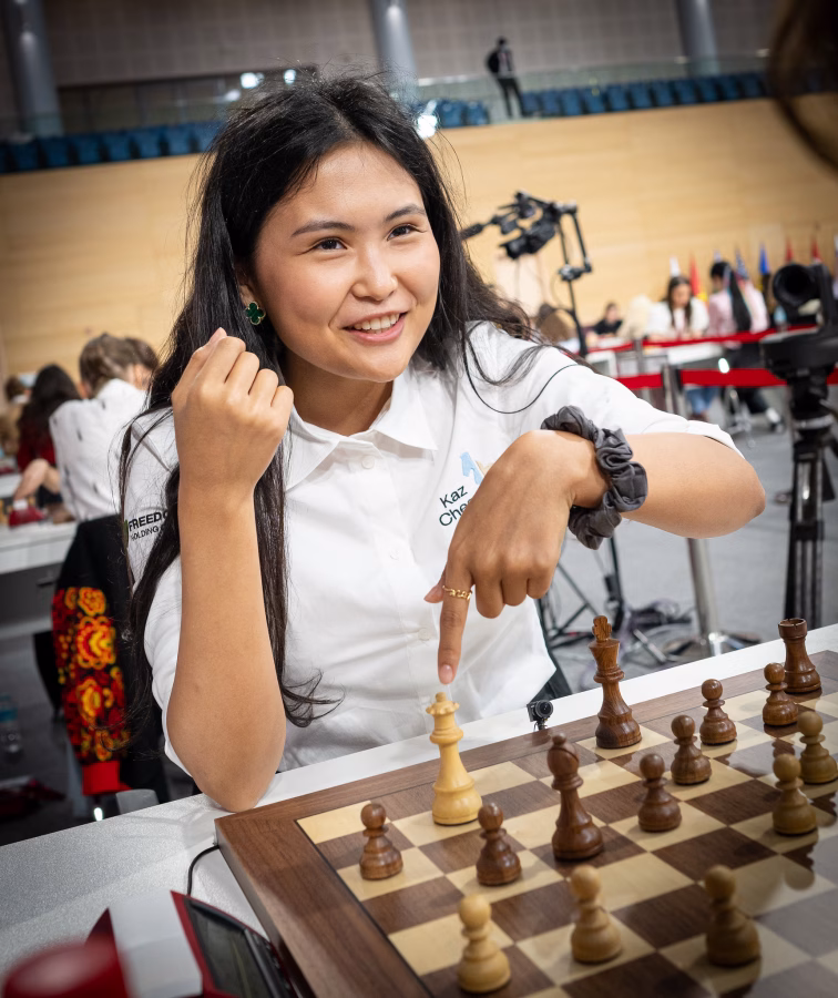 Bibisara Assaubayeva, campeona del mundo de ajedrez relámpago. foto:Lennart Ootes / FIDE