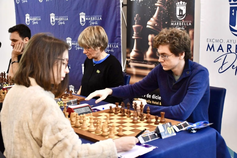 David Antón, contra Inés Prado, en la primera ronda del Campeonato de España. Foto: FEDA