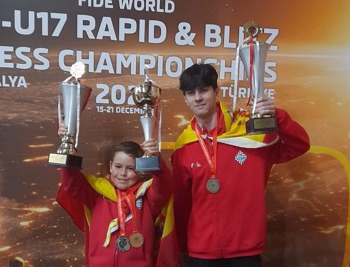 Barceló y Perea, con sus medallas. Foto: FEDA