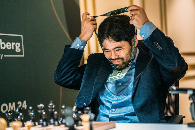 Nakamura, con la soga al cuello. Foto: Yoav Nis / FIDE