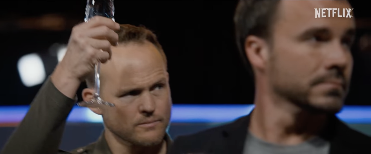 La bola de Niemann y Carlsen sigue rodando, más allá de Netflix allebest rensch champan Allebest ironiza sobre su única frase en el tráiler, donde aparece brindando con champán al lado de Daniel Rensch