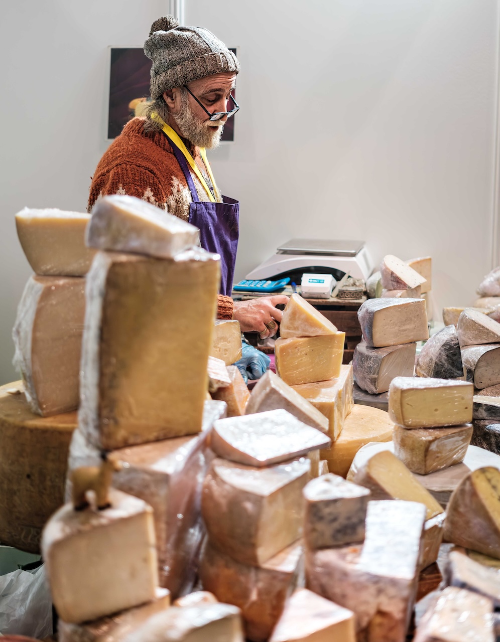 Uno de los puestos de la Festa do Queixo. Foto: FMB / Damas y Reyes