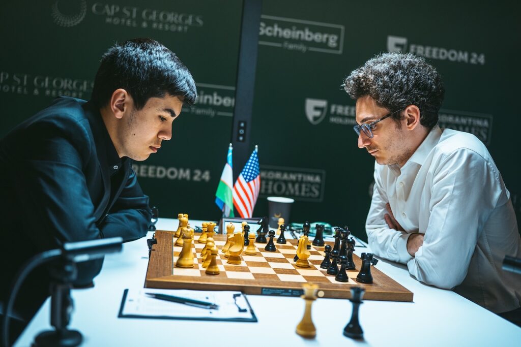 Sidarov-Caruana, duelo entre los líderes. Foto: Yoav Lis / FIDE