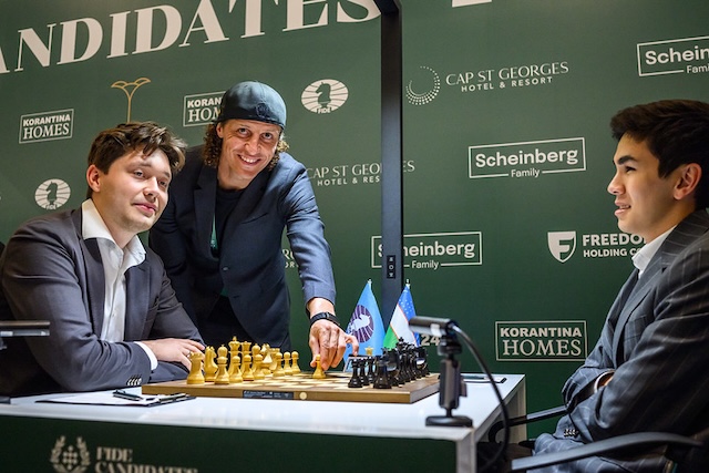 David Luiz aportó precisión al duelo entre Esipenko y Sindarov. Foto: Michal Walusza / FIDE