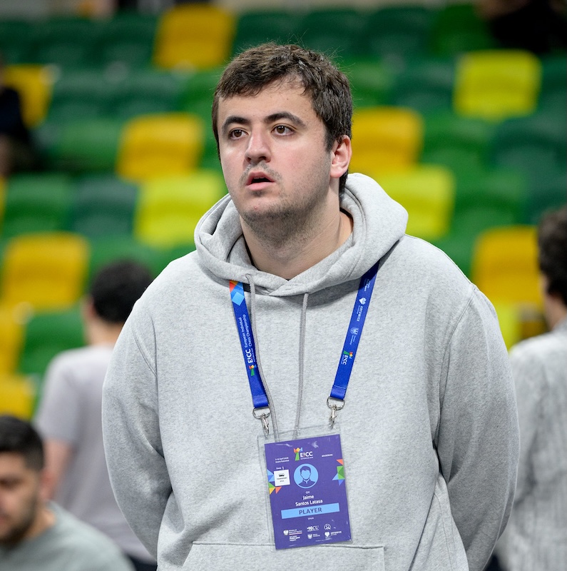 Jaime Santos acabó con un buen sabor de planilla. Fotos. ECU