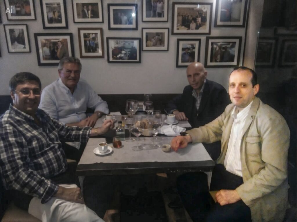 Ernesto Pérez Ramil, en primero a la derecha