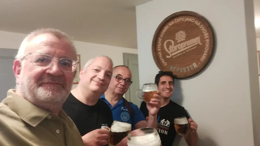 Ajedrez y cerveza en Praga foto jf 07 Primer turno de CF (Foto: JF)