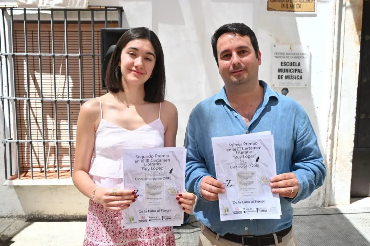 Paola Candelario y Francisco Delgado-Iribarren, ganadores del certamen literario Ruy López