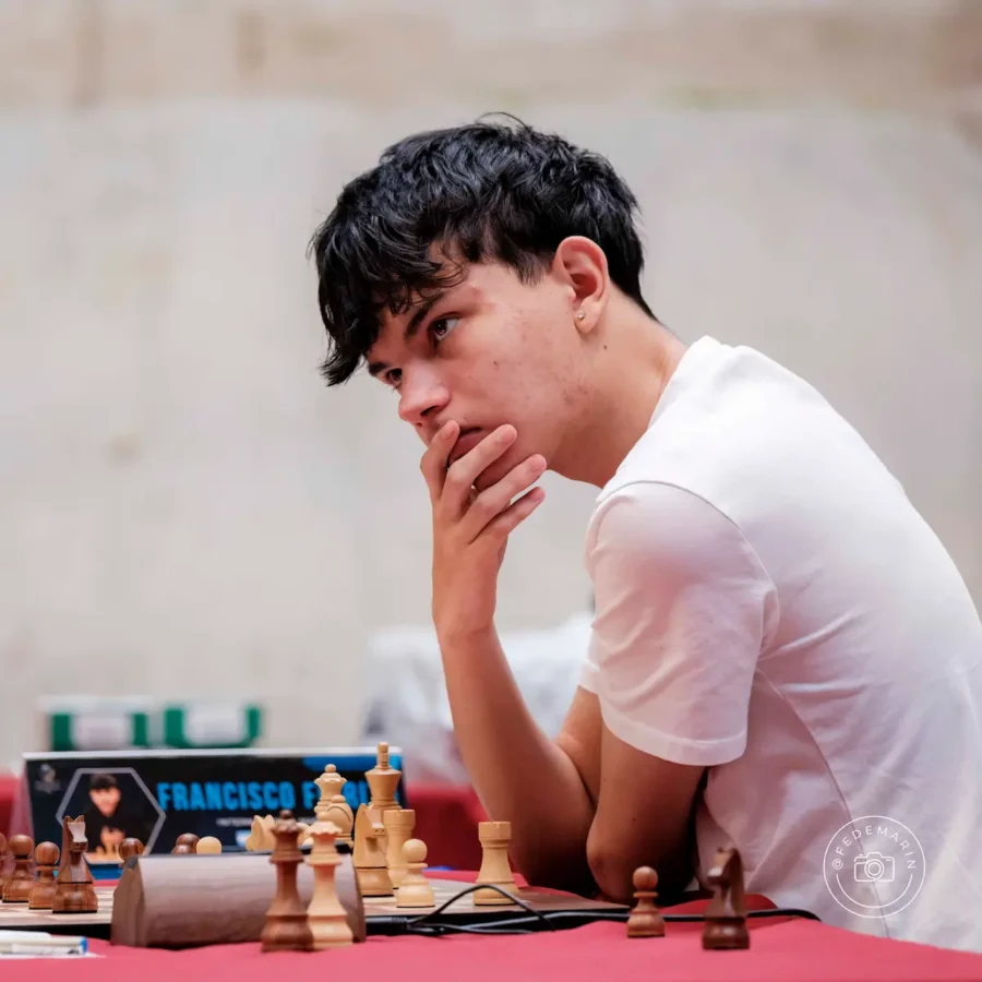 Francisco Fiorito, ganador del torneo B. está un paso más cerca de convertirse en GM. Foto: FMB / Damas y Reyes