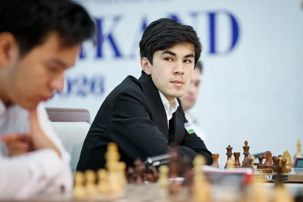 Javokhir Sindarov, quien ahora tiene la oportunidad de ganar el Mundial individual para Uabekistán. Foto: Rafal Oleksiewicz / FIDE