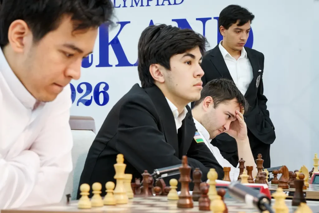El equipo uzbeko estuvo implacable. En la imagen, Nodirbek Abdusattorov, Javohir Sindarov, Nodirbek Yakubboev y Mukhiddin Madaminov. foto: Rafal Oleksiewicz / FIDE